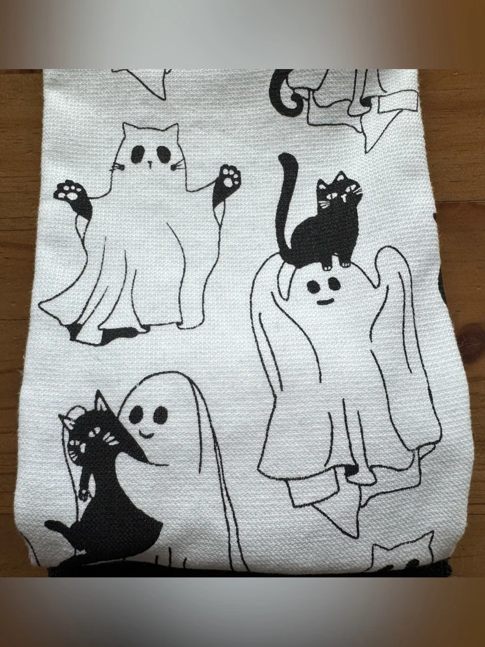 Cute Ghost with Black Cat Kassatex La Cuisine Haunted Hand Towels Set of 5